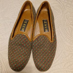 ZALO Women's Textured Green and Maroon Loafers